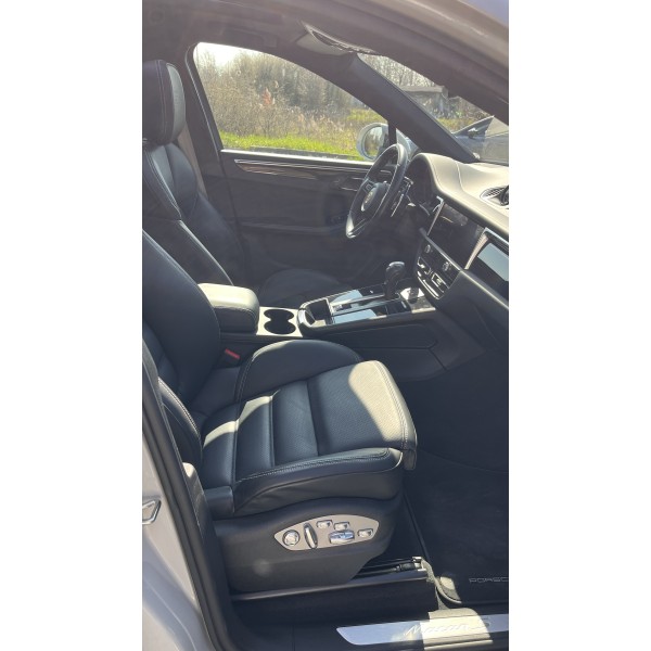 Porsche Macan S – Performance & Elegance | Buy Now