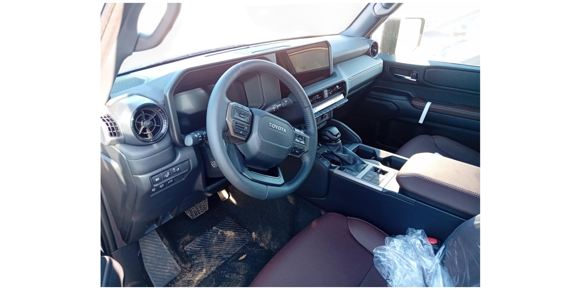 Toyota Land Cruiser 2.8 D 4WD – Rugged SUV for Any Terrain