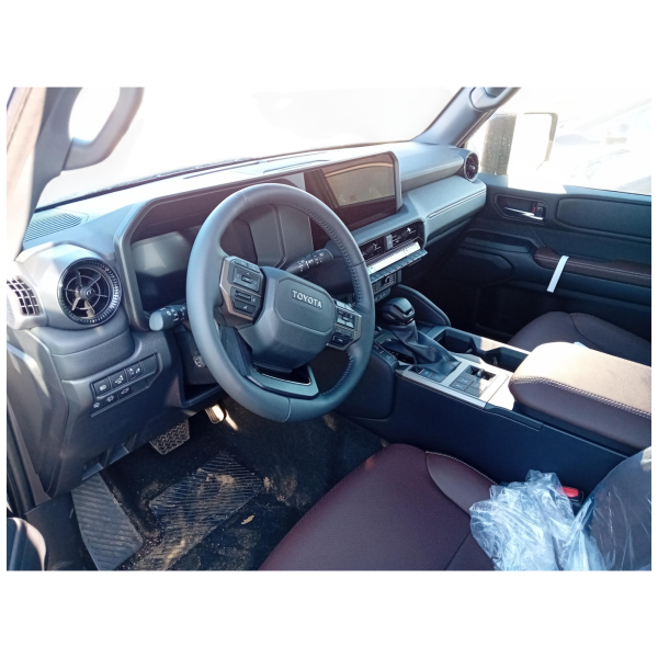 Toyota Land Cruiser 2.8 D 4WD – Rugged SUV for Any Terrain