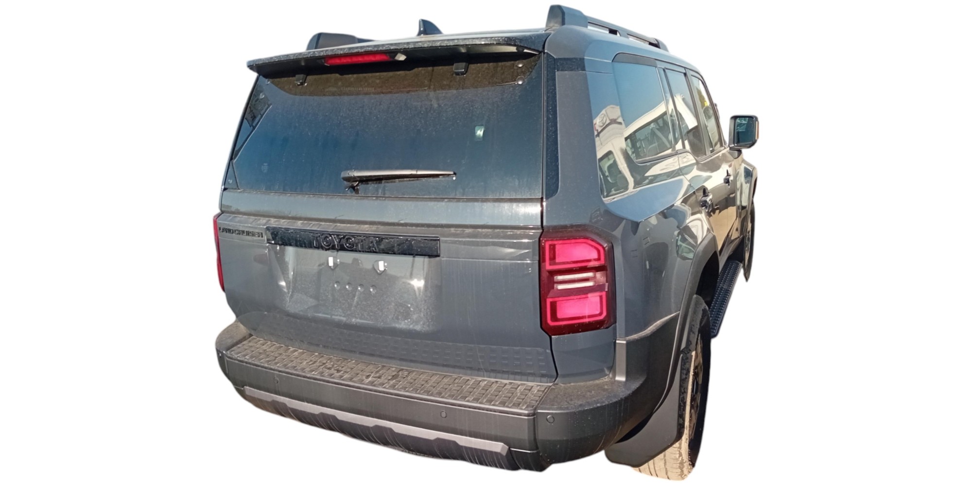 Toyota Land Cruiser 2.8 D 4WD – Rugged SUV for Any Terrain