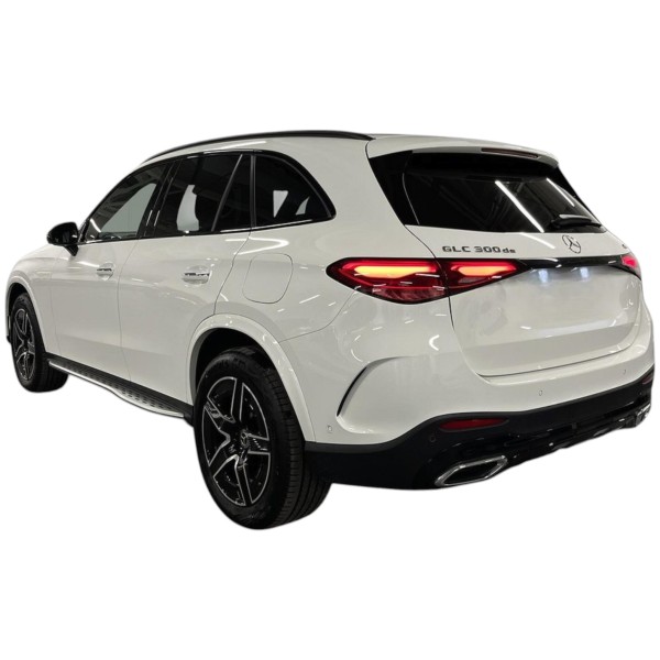 Mercedes-Benz GLC 300 de 4MATIC – Hybrid Luxury Awaits!