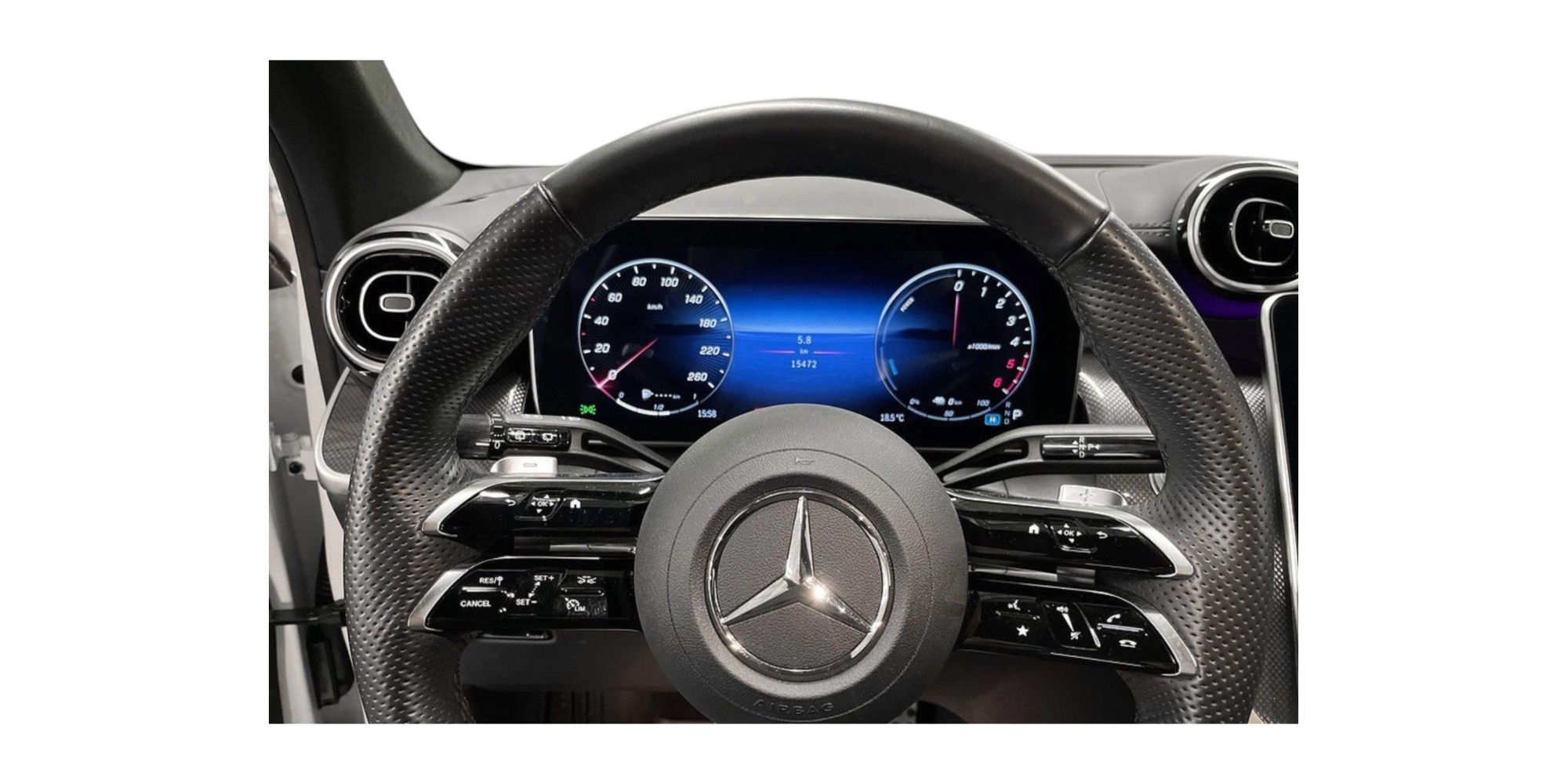 Mercedes-Benz GLC 300 de 4MATIC – Hybrid Luxury Awaits!