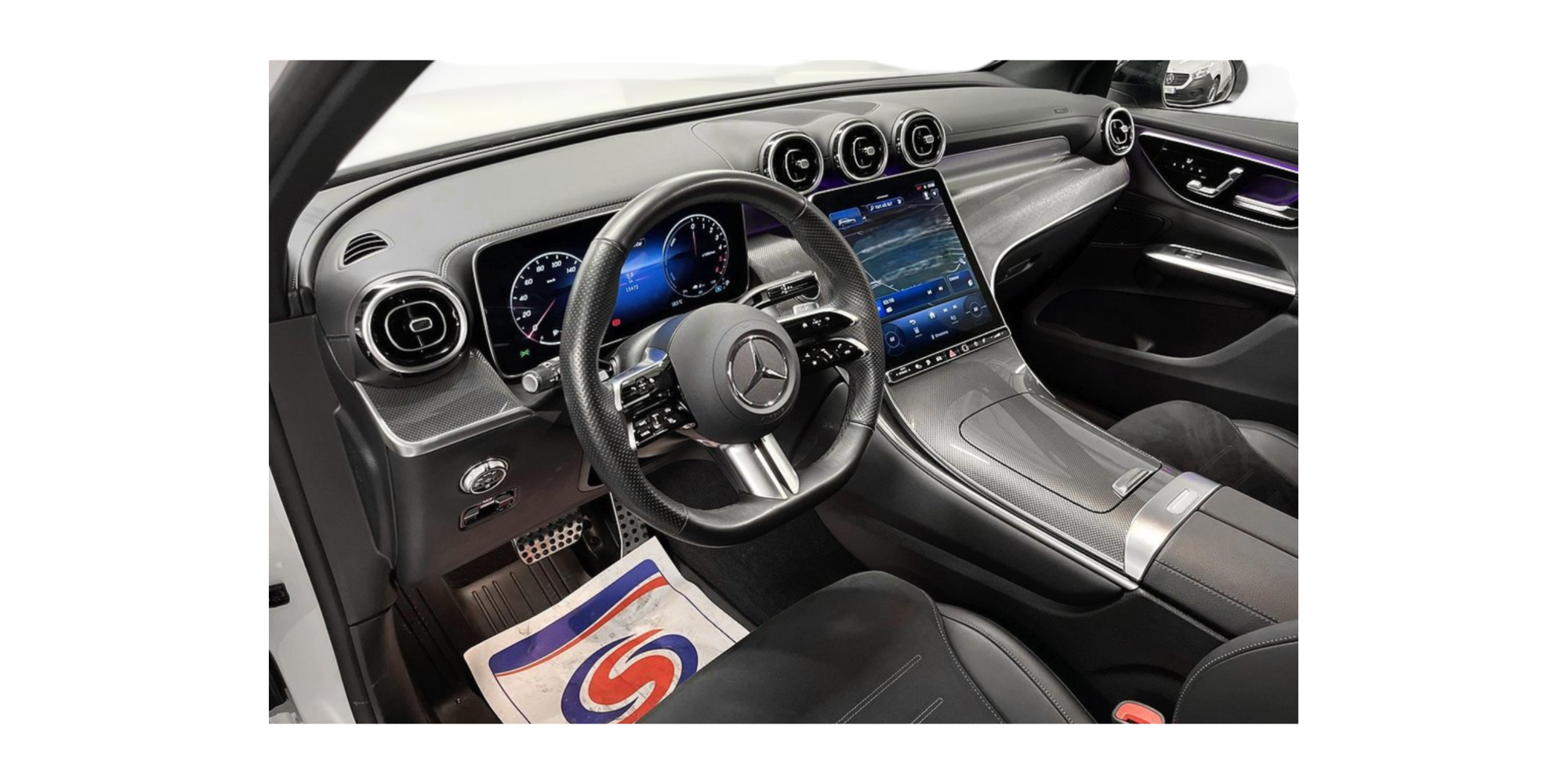 Mercedes-Benz GLC 300 de 4MATIC – Hybrid Luxury Awaits!