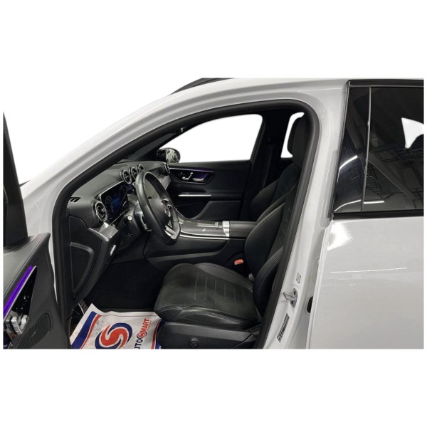 Mercedes-Benz GLC 300 de 4MATIC – Hybrid Luxury Awaits!