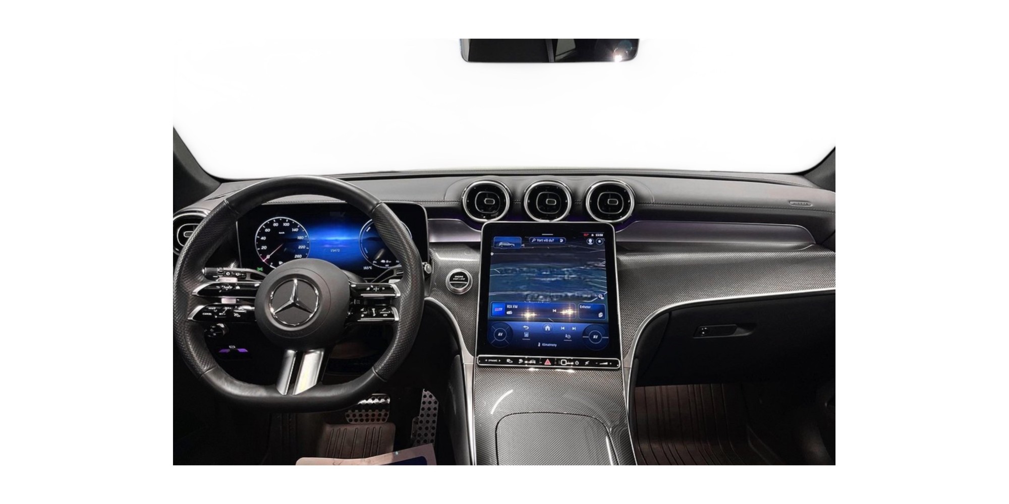 Mercedes-Benz GLC 300 de 4MATIC – Hybrid Luxury Awaits!