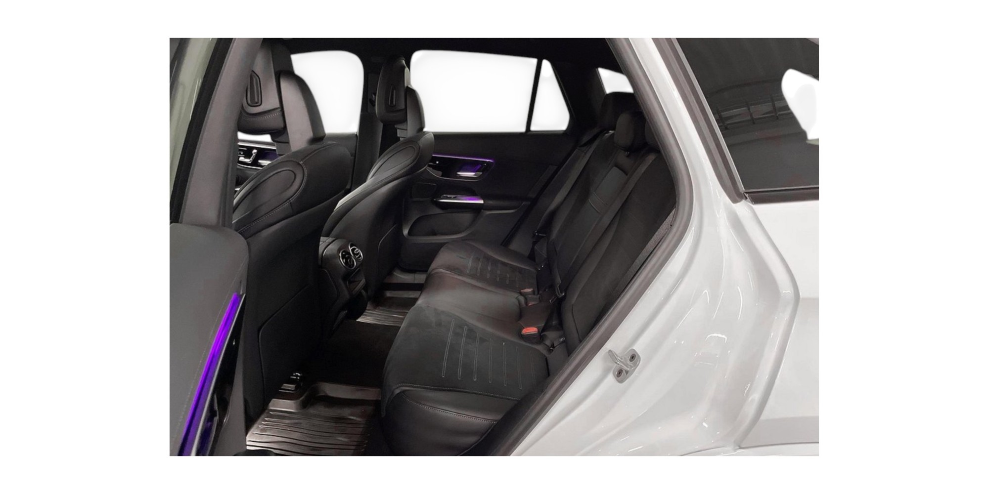 Mercedes-Benz GLC 300 de 4MATIC – Hybrid Luxury Awaits!