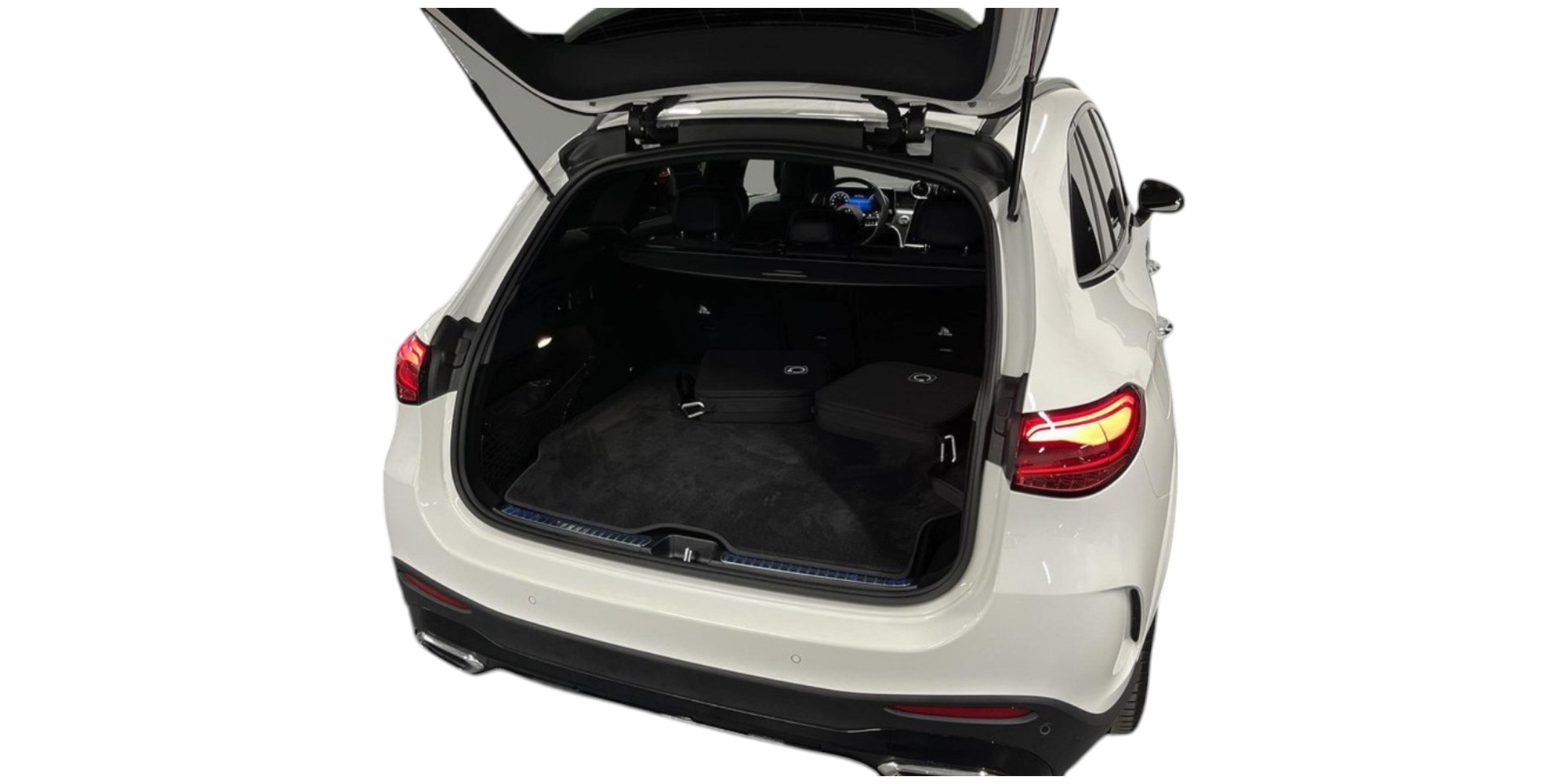 Mercedes-Benz GLC 300 de 4MATIC – Hybrid Luxury Awaits!