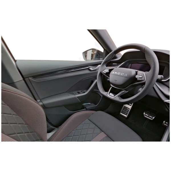 Skoda Octavia Combi RS 2.0 TSI DSG – Sporty & Spacious