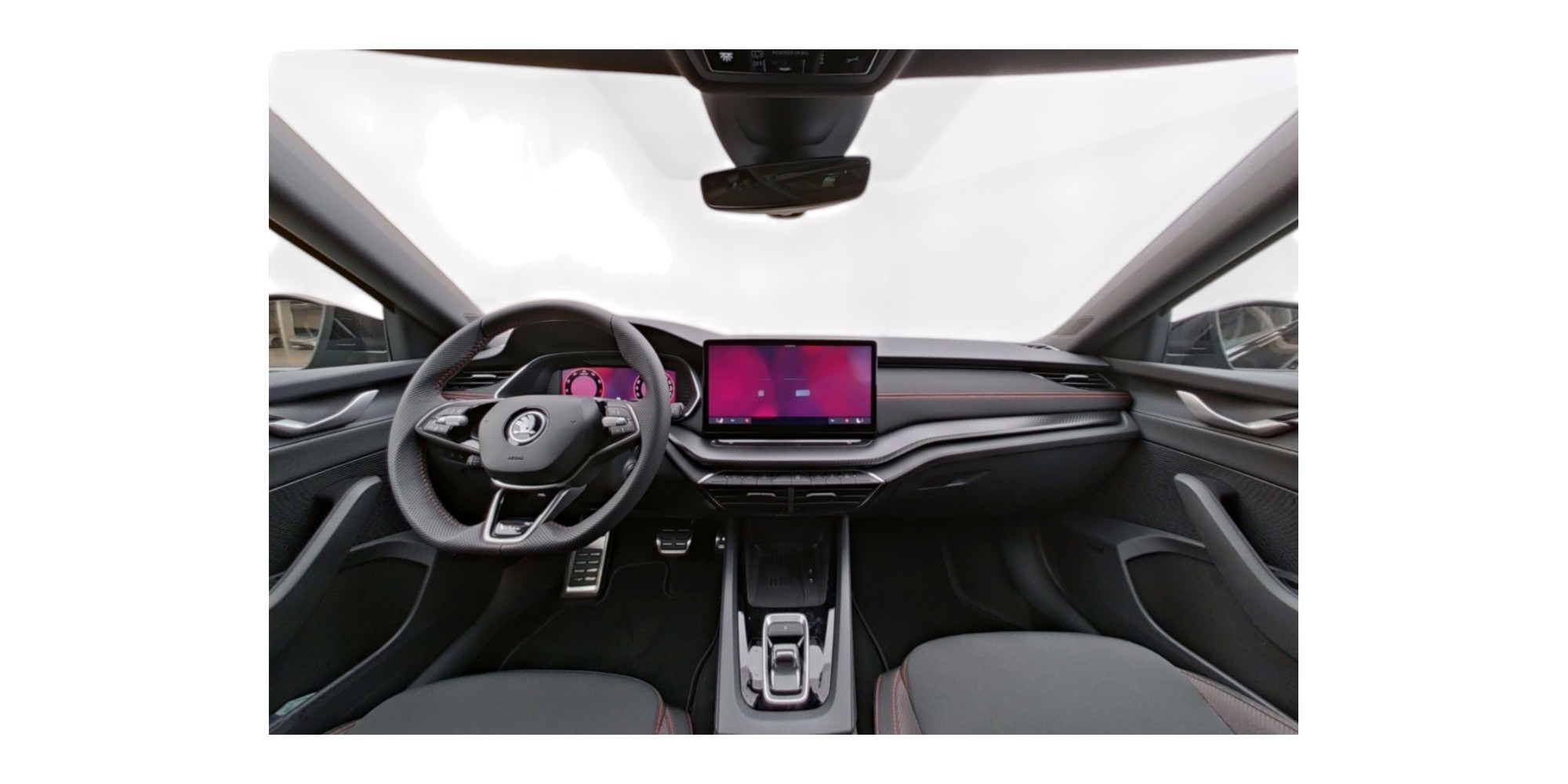 Skoda Octavia Combi RS 2.0 TSI DSG – Sporty & Spacious