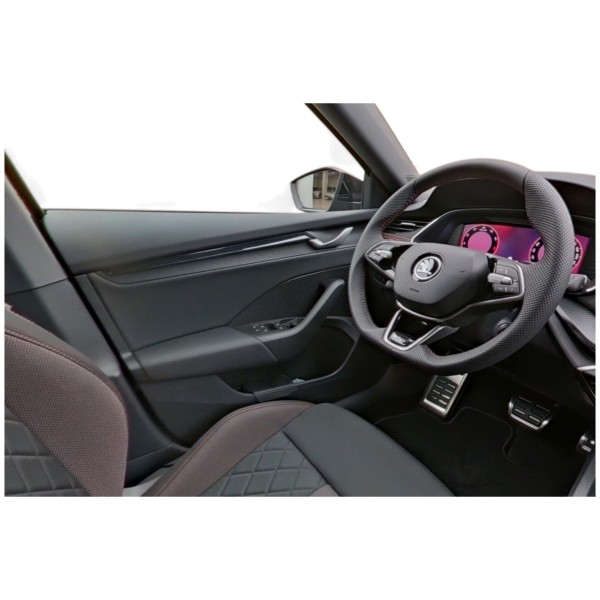 Skoda Octavia Combi RS 2.0 TSI DSG – Sporty & Spacious