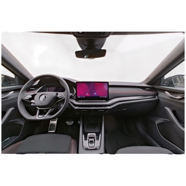 Skoda Octavia Combi RS 2.0 TSI DSG – Sporty & Spacious