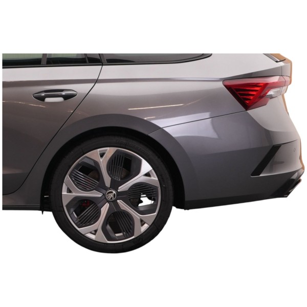 Skoda Octavia Combi RS 2.0 TSI DSG – Sporty & Spacious