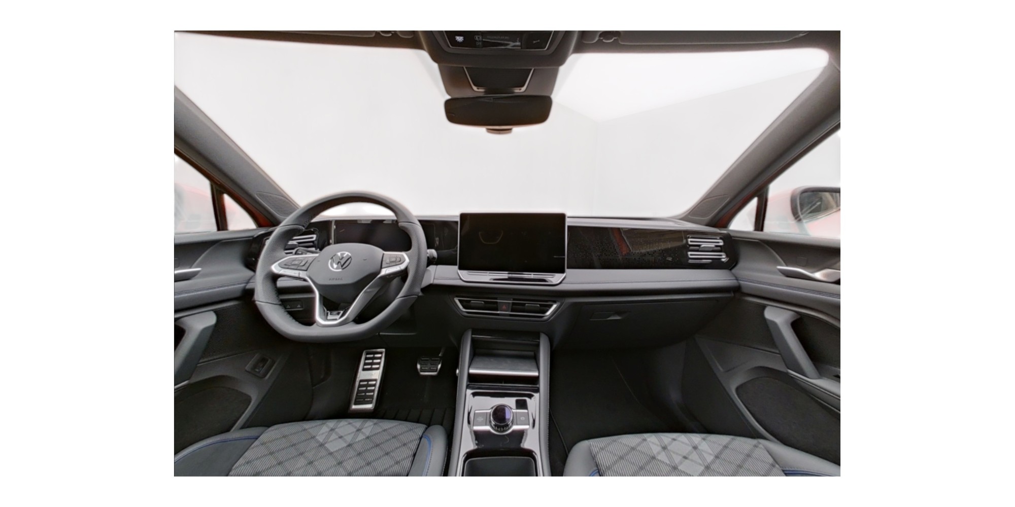 Volkswagen Tiguan R-Line 1.5 eTSI DSG – Power & Style