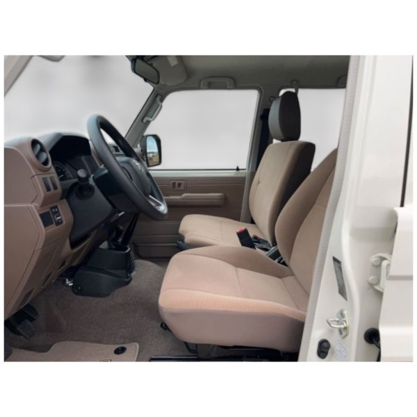 Toyota Land Cruiser 76 G-Grade 4x4 | Modena Motors