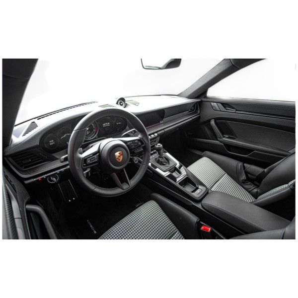 Porsche 911 992 GT3 Touring – Pure Driving Passion