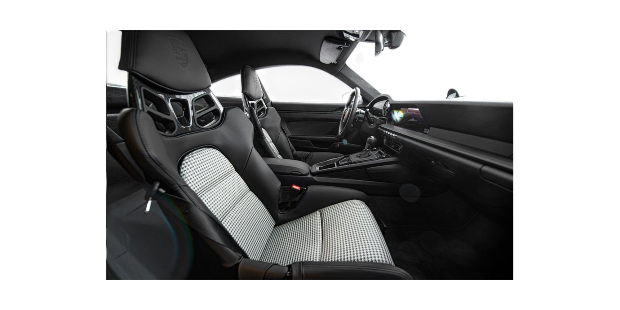 Porsche 911 992 GT3 Touring – Pure Driving Passion