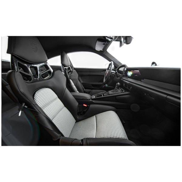 Porsche 911 992 GT3 Touring – Pure Driving Passion