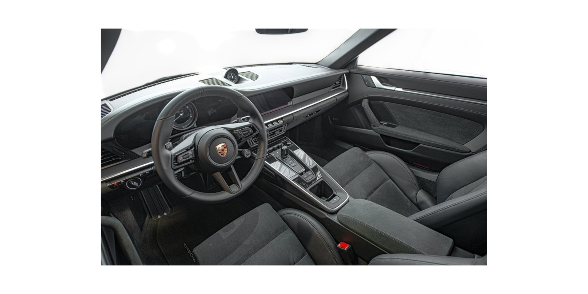 Porsche 911 992 GTS Cabrio – Potenza e Libertà di Guida