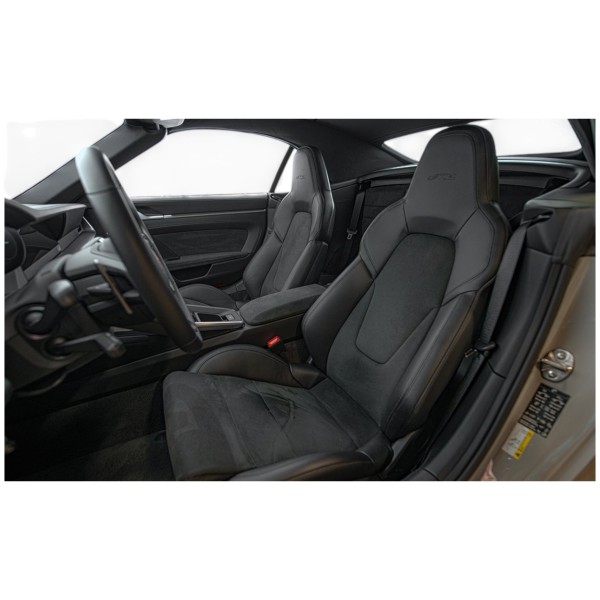 Porsche 911 992 GTS Cabrio – Potenza e Libertà di Guida