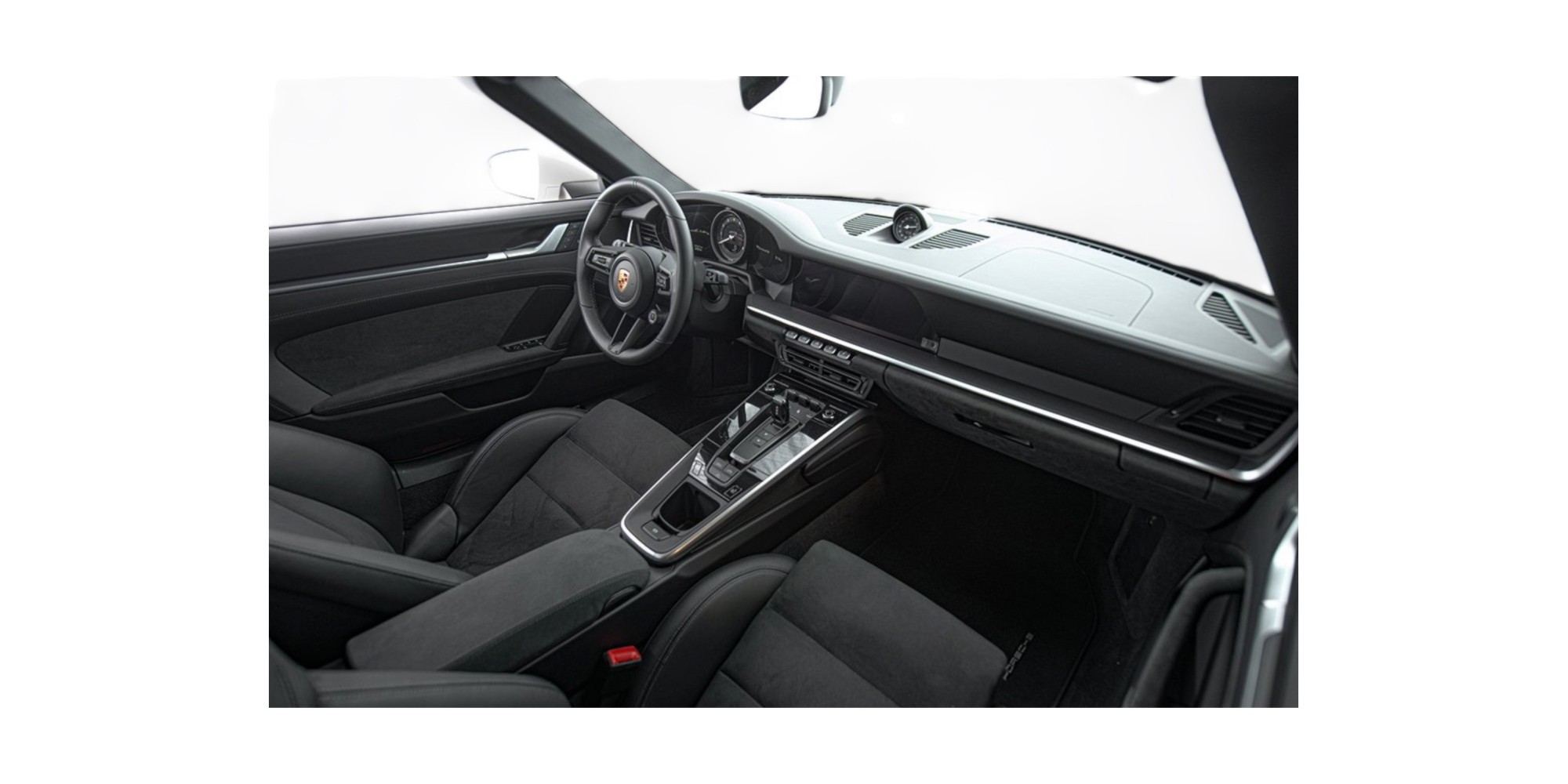 Porsche 911 992 GTS Cabrio – Potenza e Libertà di Guida