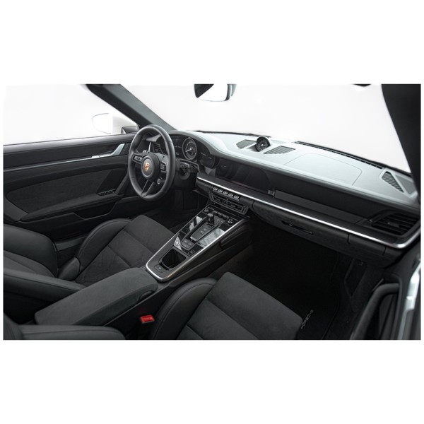 Porsche 911 992 GTS Cabrio – Potenza e Libertà di Guida