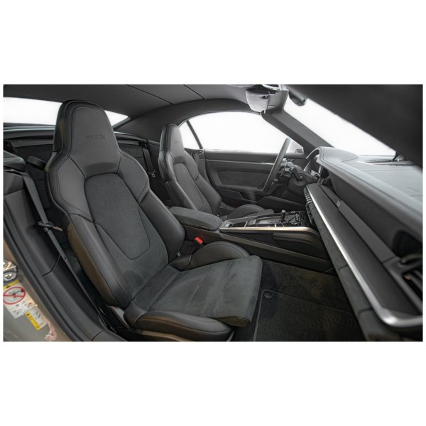 Porsche 911 992 GTS Cabrio – Potenza e Libertà di Guida