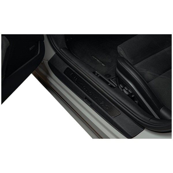 Porsche 911 992 GTS Cabrio – Potenza e Libertà di Guida