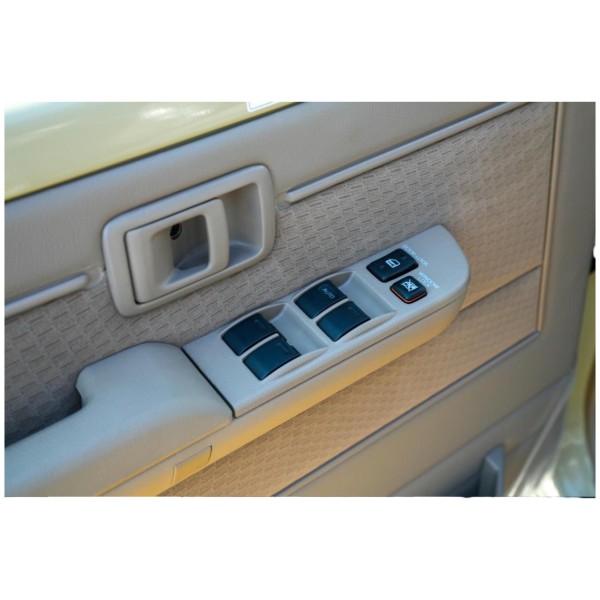 Toyota Land Cruiser 76 G-Grade 4x4 | Modena Motors