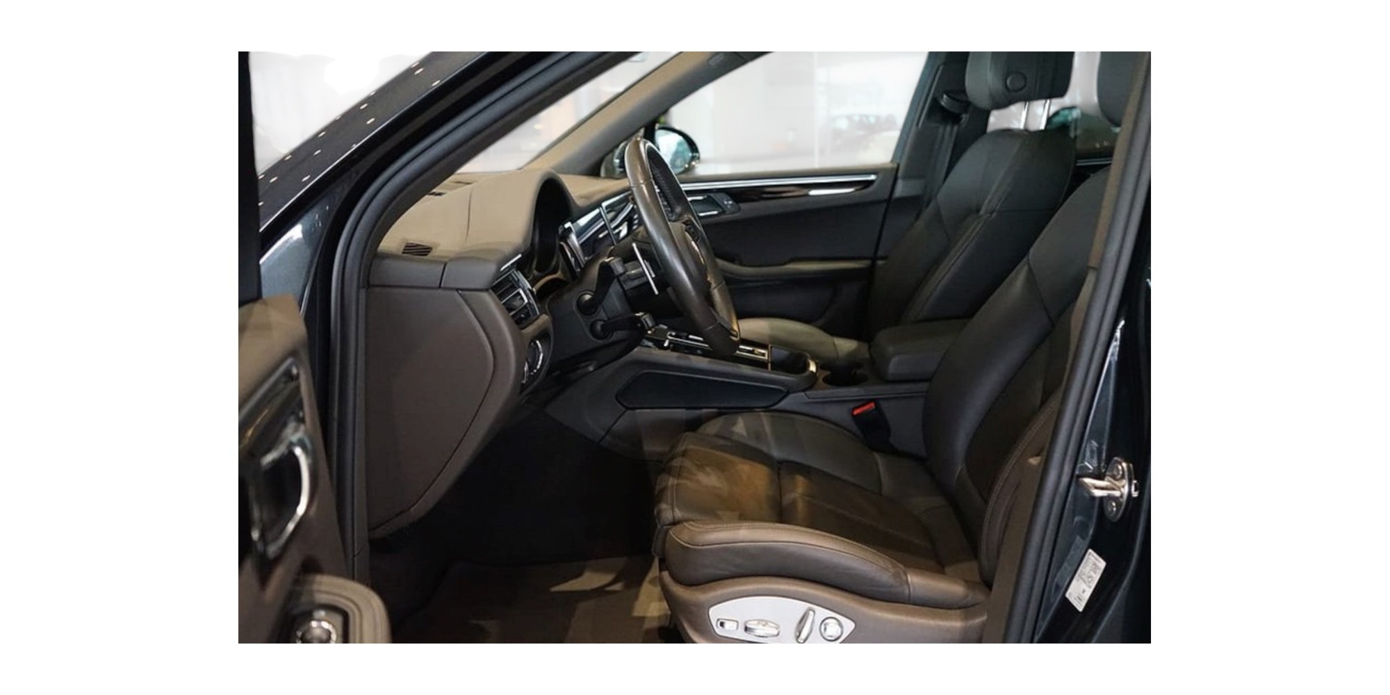 Porsche Macan S – Performance & Luxury Combined