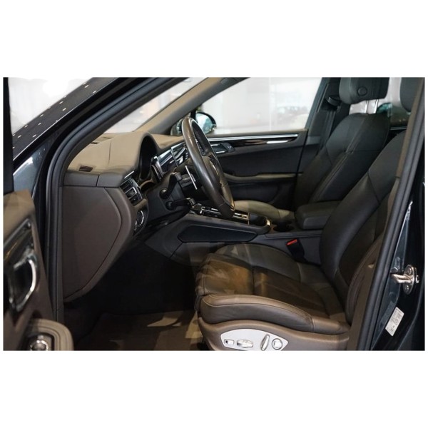 Porsche Macan S – Performance & Luxury Combined