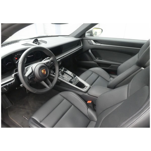 Porsche 911 992: Iconic Style and Performance