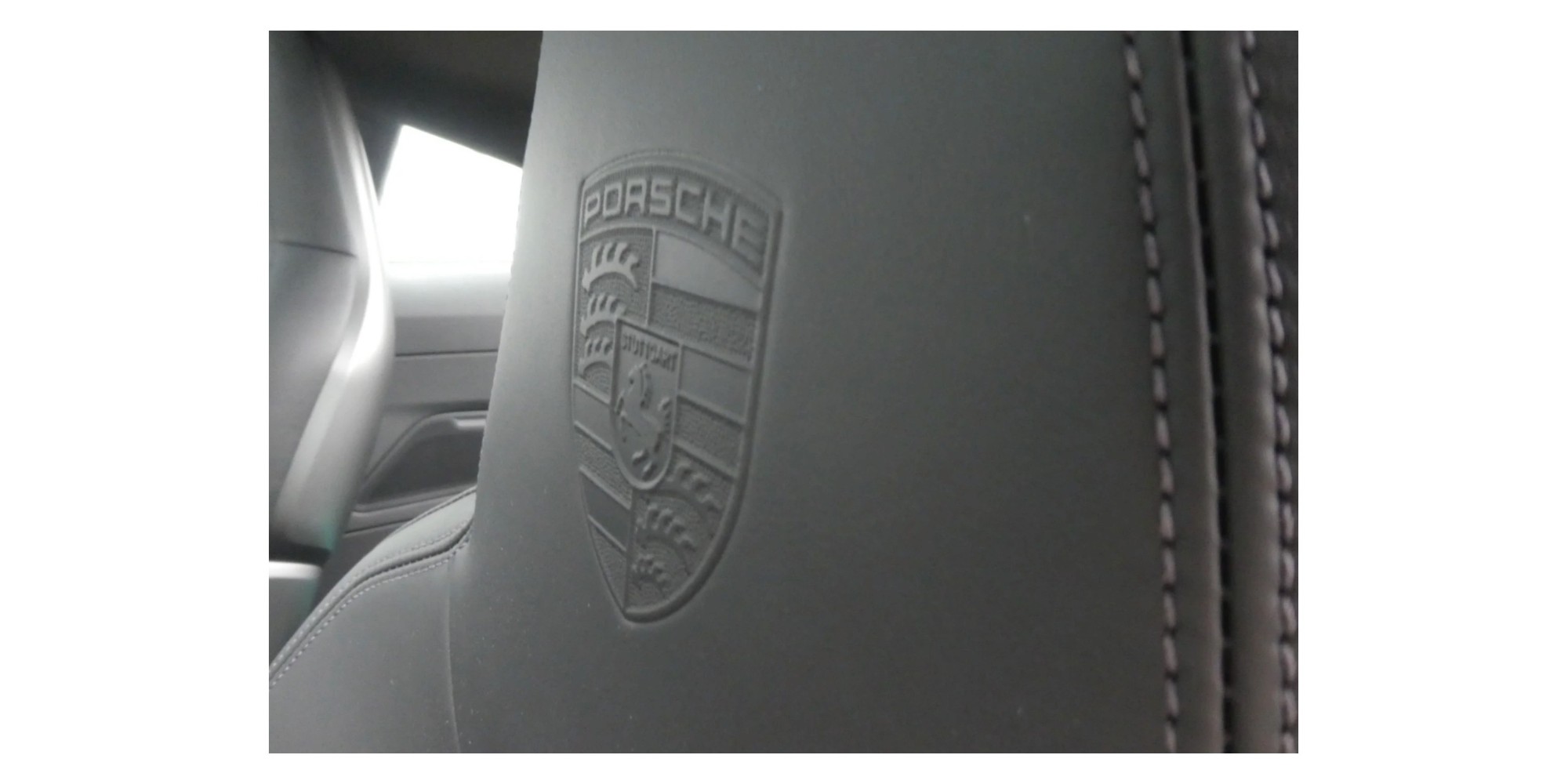 Porsche 911 992: Iconic Style and Performance