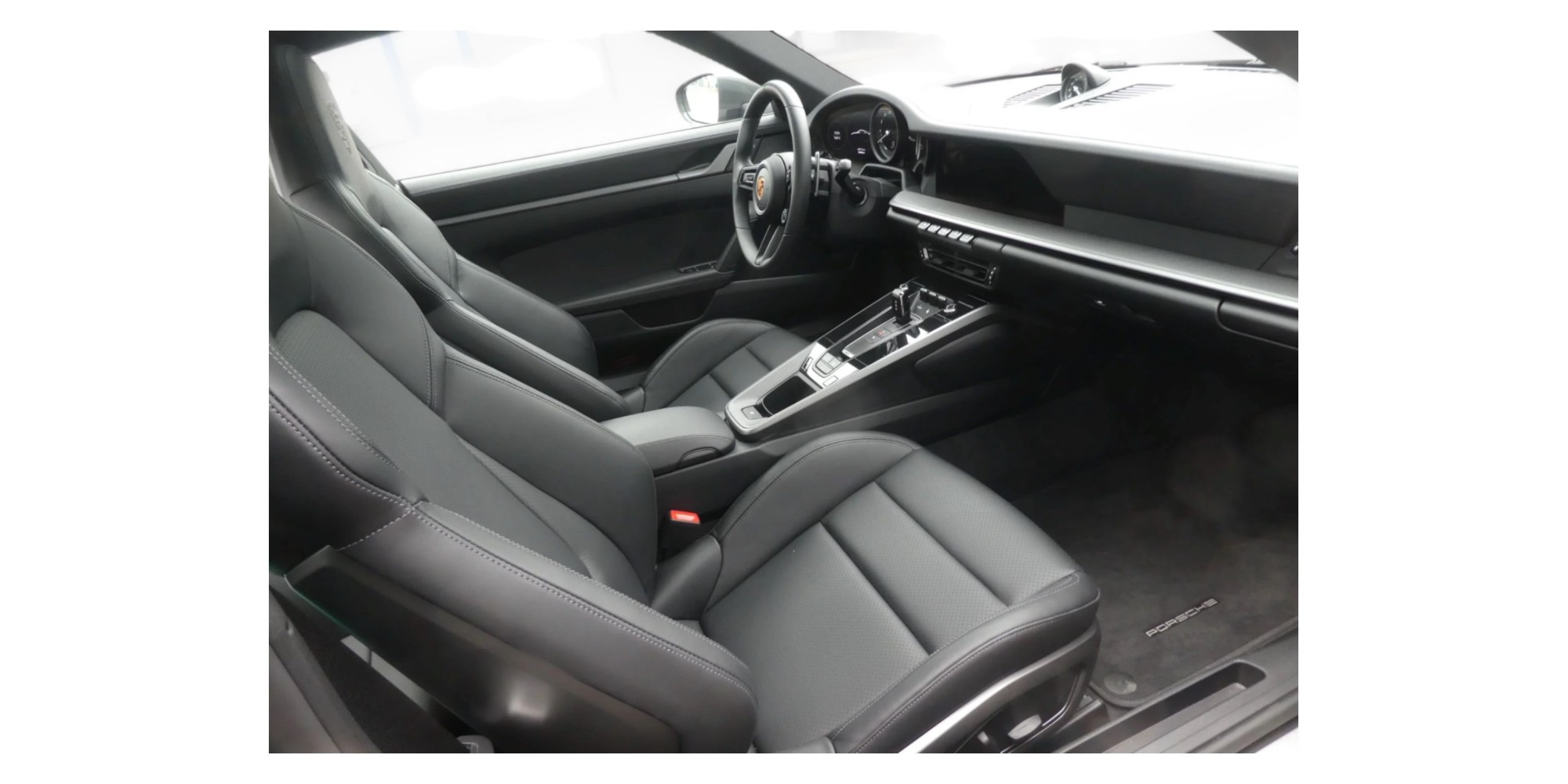 Porsche 911 992: Iconic Style and Performance