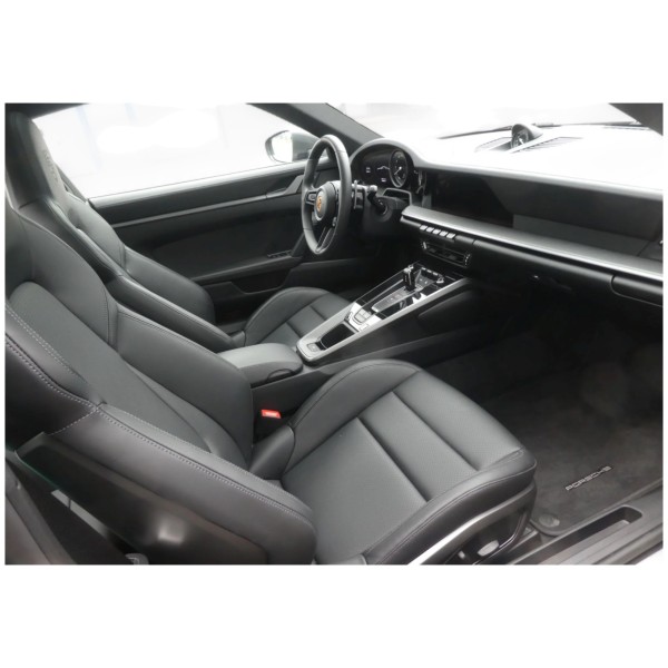 Porsche 911 992: Iconic Style and Performance