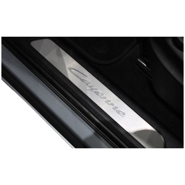 Porsche Cayenne E-Hybrid Luxury SUV – Modena Motors GmbH