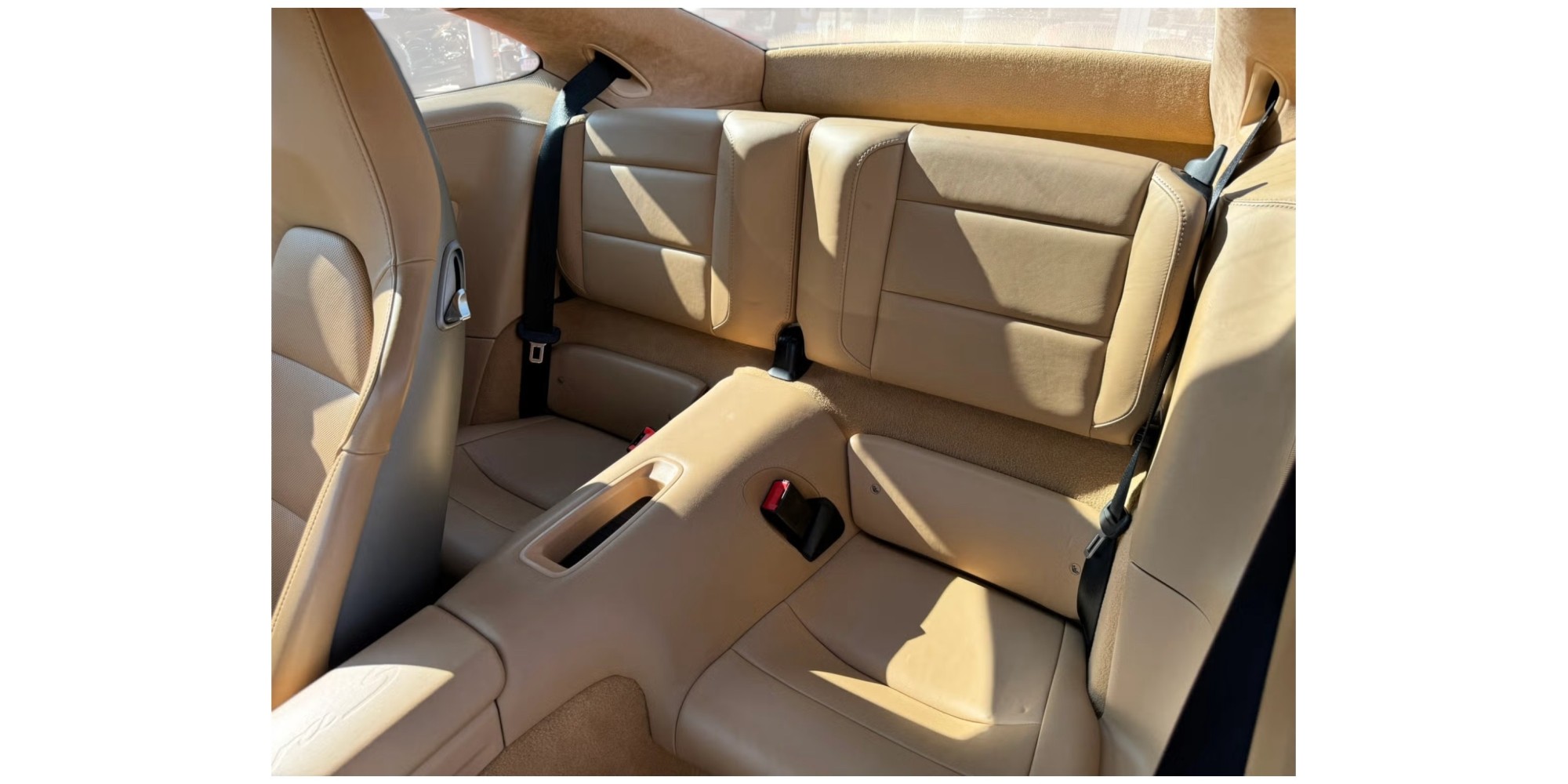 Porsche 911 992: Iconic Style and Performance