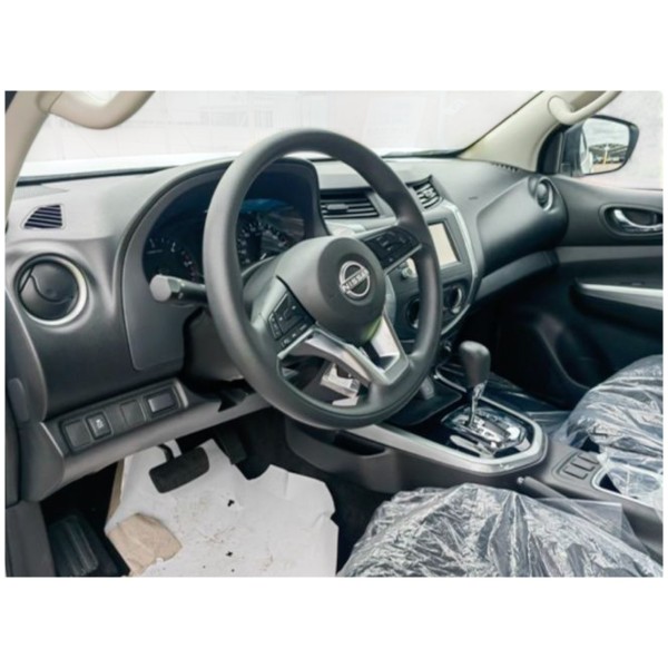 Nissan Navara Double Cab SE Plus