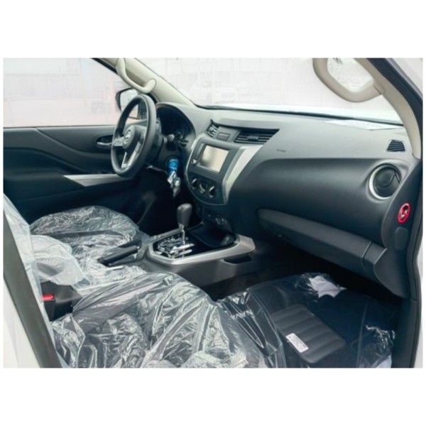 Nissan Navara Double Cab SE Plus