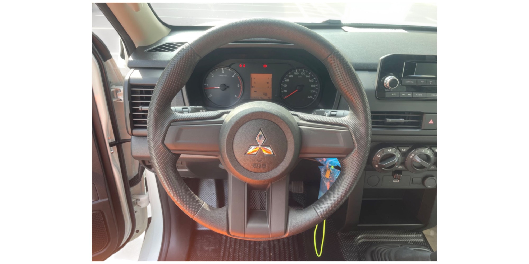 Mitsubishi L200 DC GL 4WD 2.4 Diesel Tough Pickup