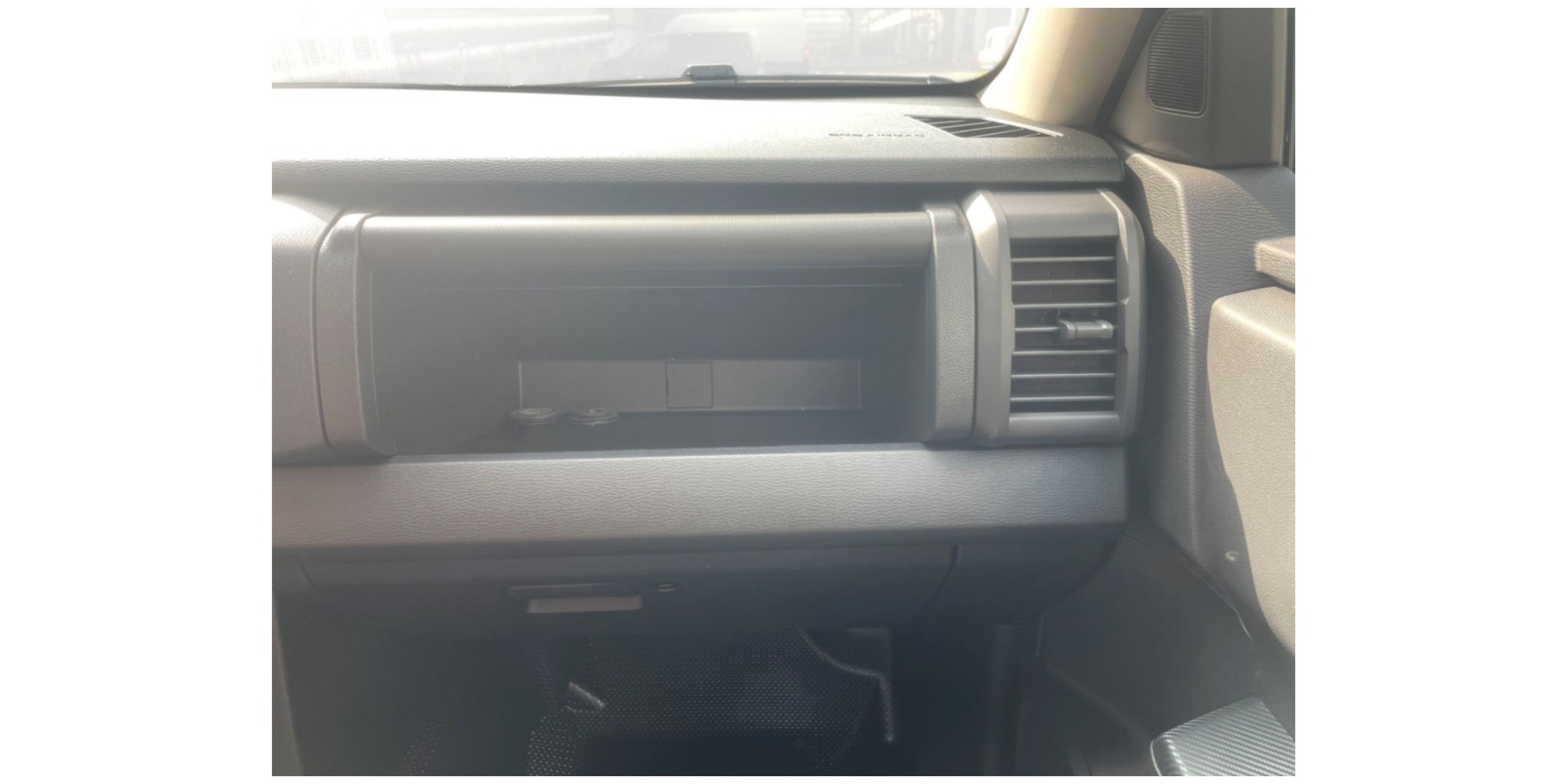 Mitsubishi L200 DC GL 4WD 2.4 Diesel Tough Pickup