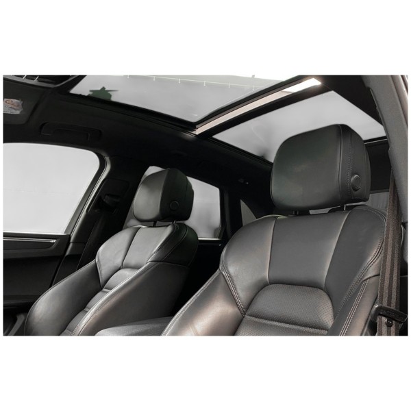 Porsche Macan - Luxury SUV for Dynamic Driving | Modena Motors GMBH