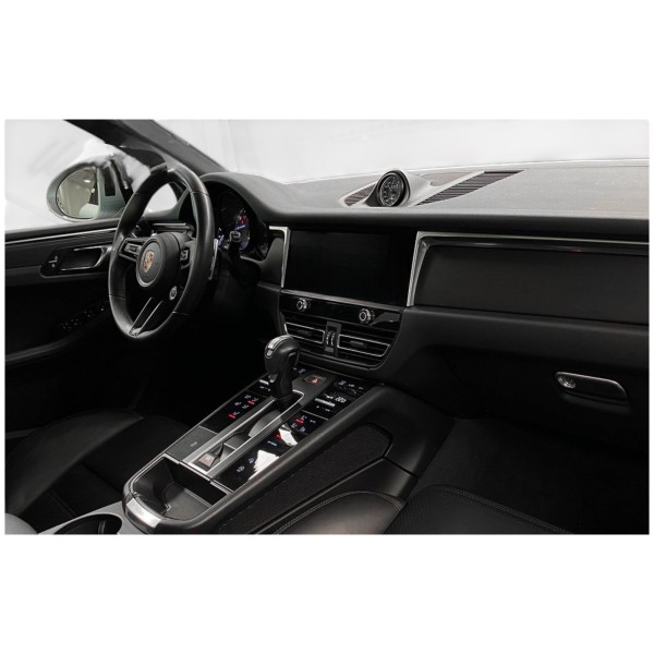 Porsche Macan - Luxury SUV for Dynamic Driving | Modena Motors GMBH