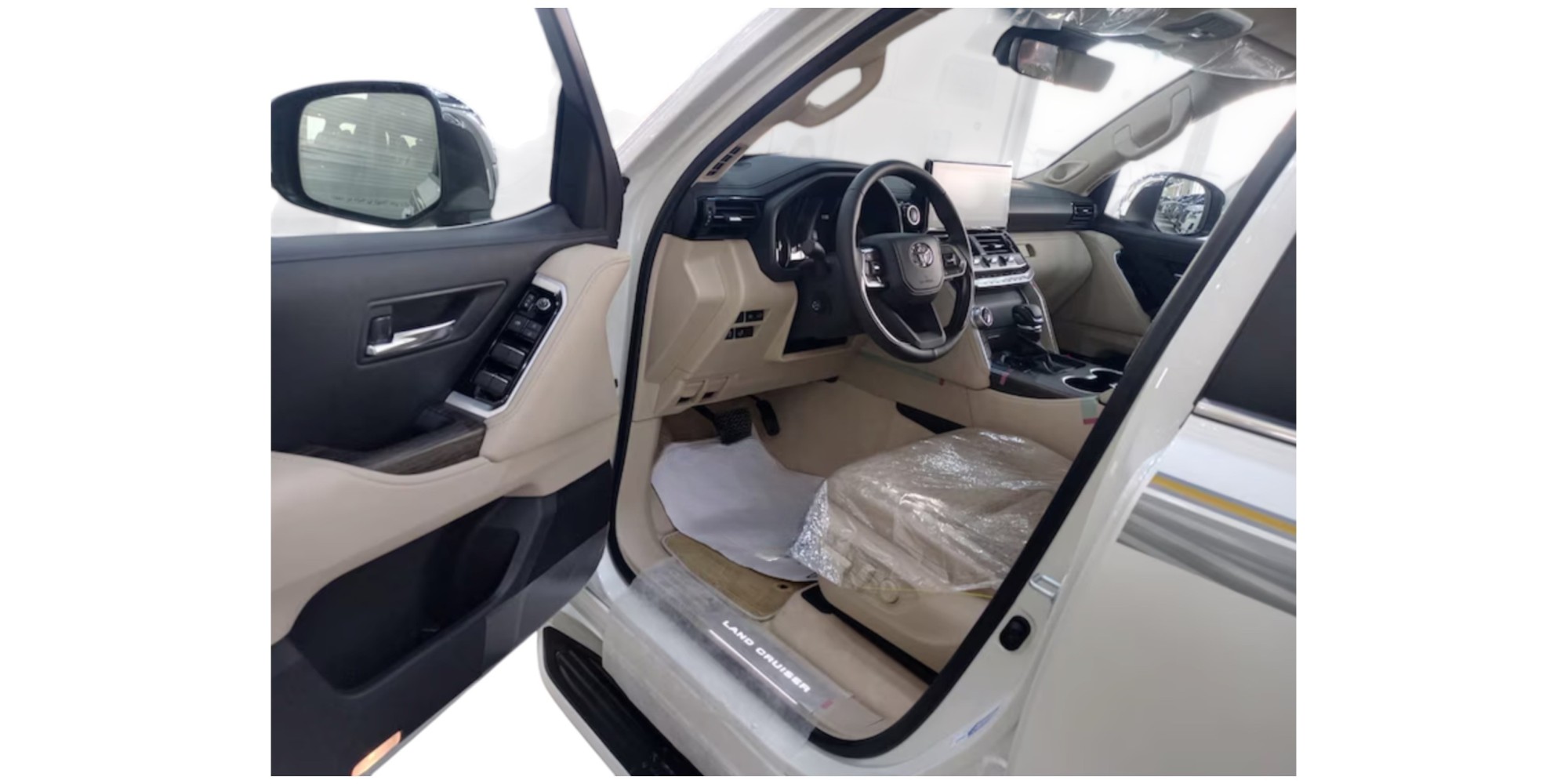 Toyota Land Cruiser VXR | Rugged and Reliable