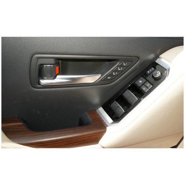 Toyota Land Cruiser VXR TOP | Rugged and Reliable