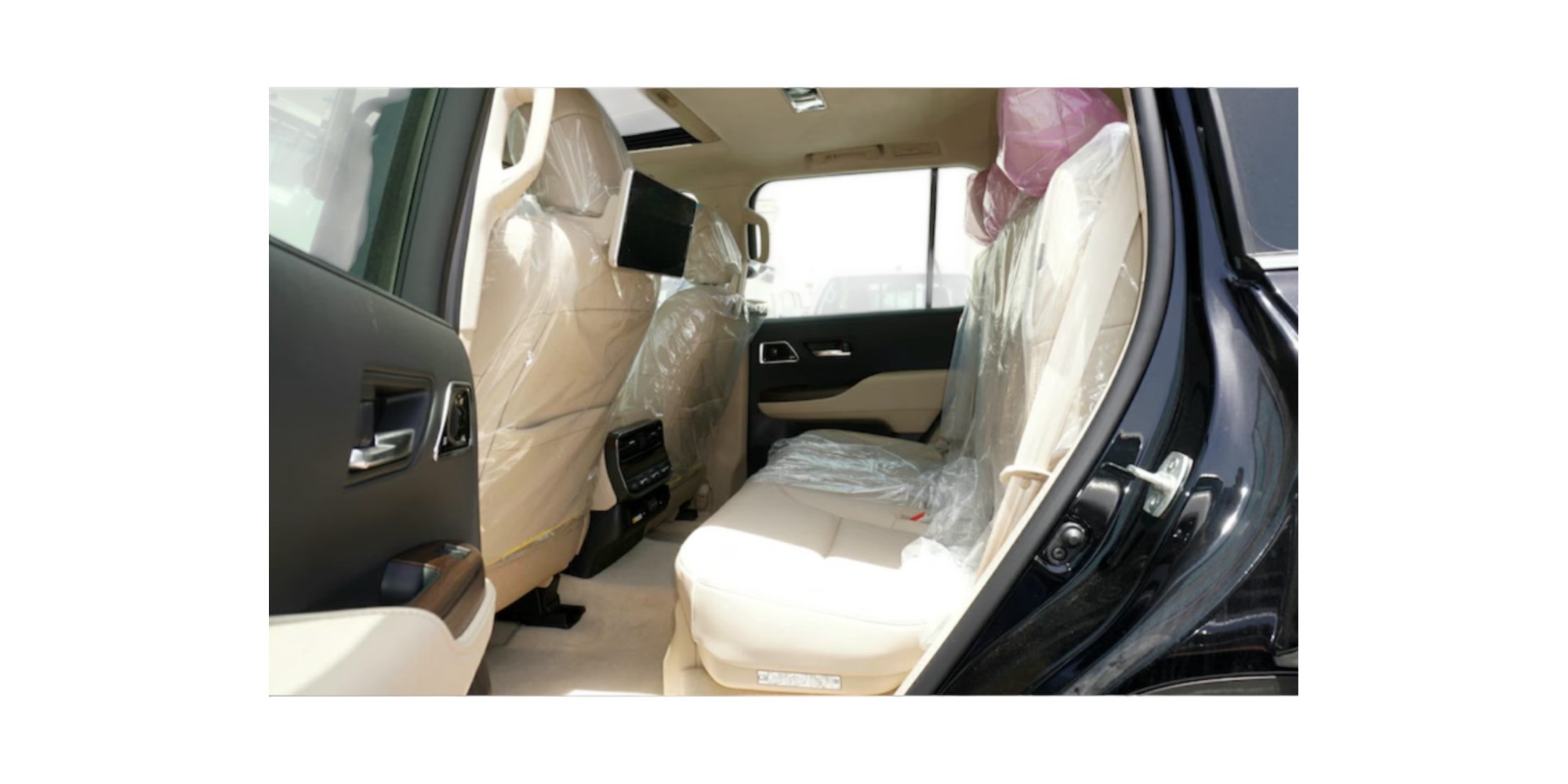 Toyota Land Cruiser VXR TOP | Rugged and Reliable