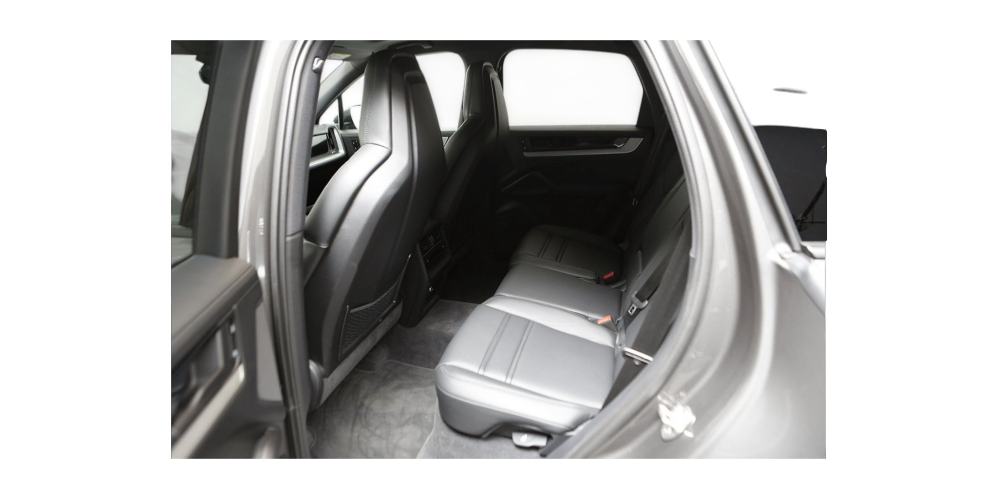 Porsche Cayenne E-Hybrid Luxury SUV – Modena Motors GmbH