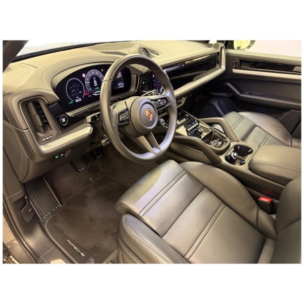 Porsche Cayenne E-Hybrid Luxury SUV – Modena Motors GmbH