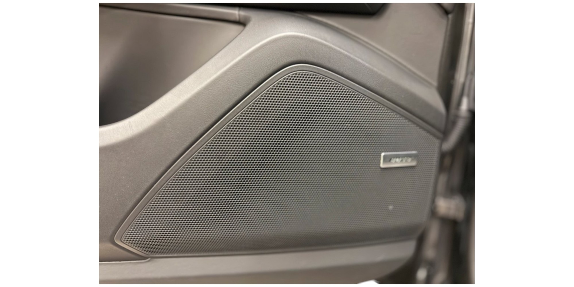 Porsche Cayenne E-Hybrid Luxury SUV – Modena Motors GmbH