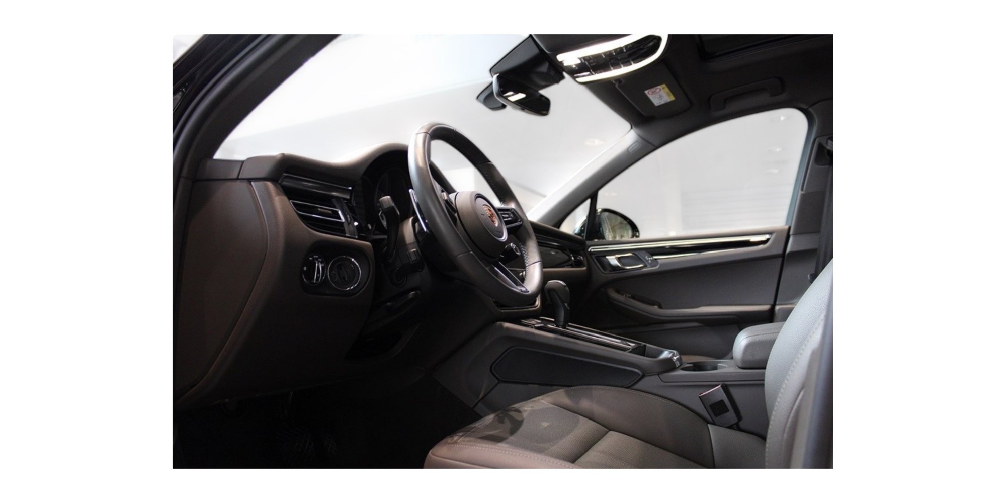 Porsche Macan S – Power & Elegance on Every Drive