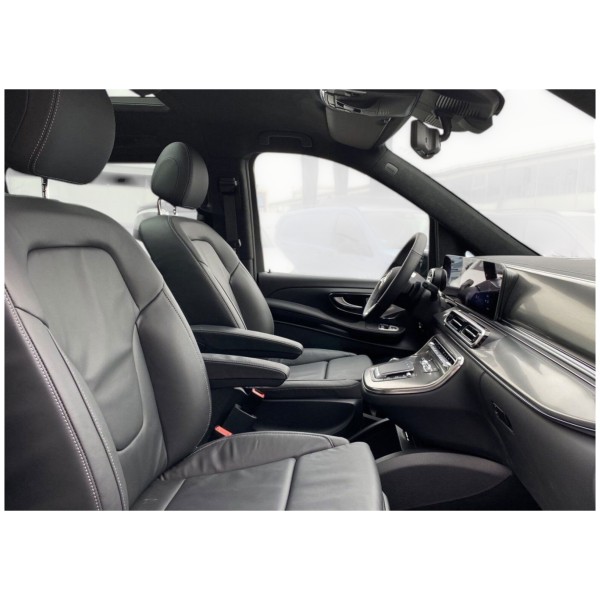 Mercedes-Benz V300d | Premium People Carrier